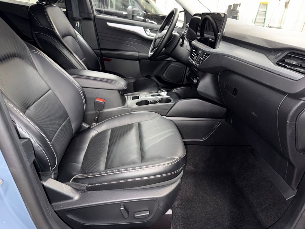 Used 2025 Ford Escape Platinum image 18