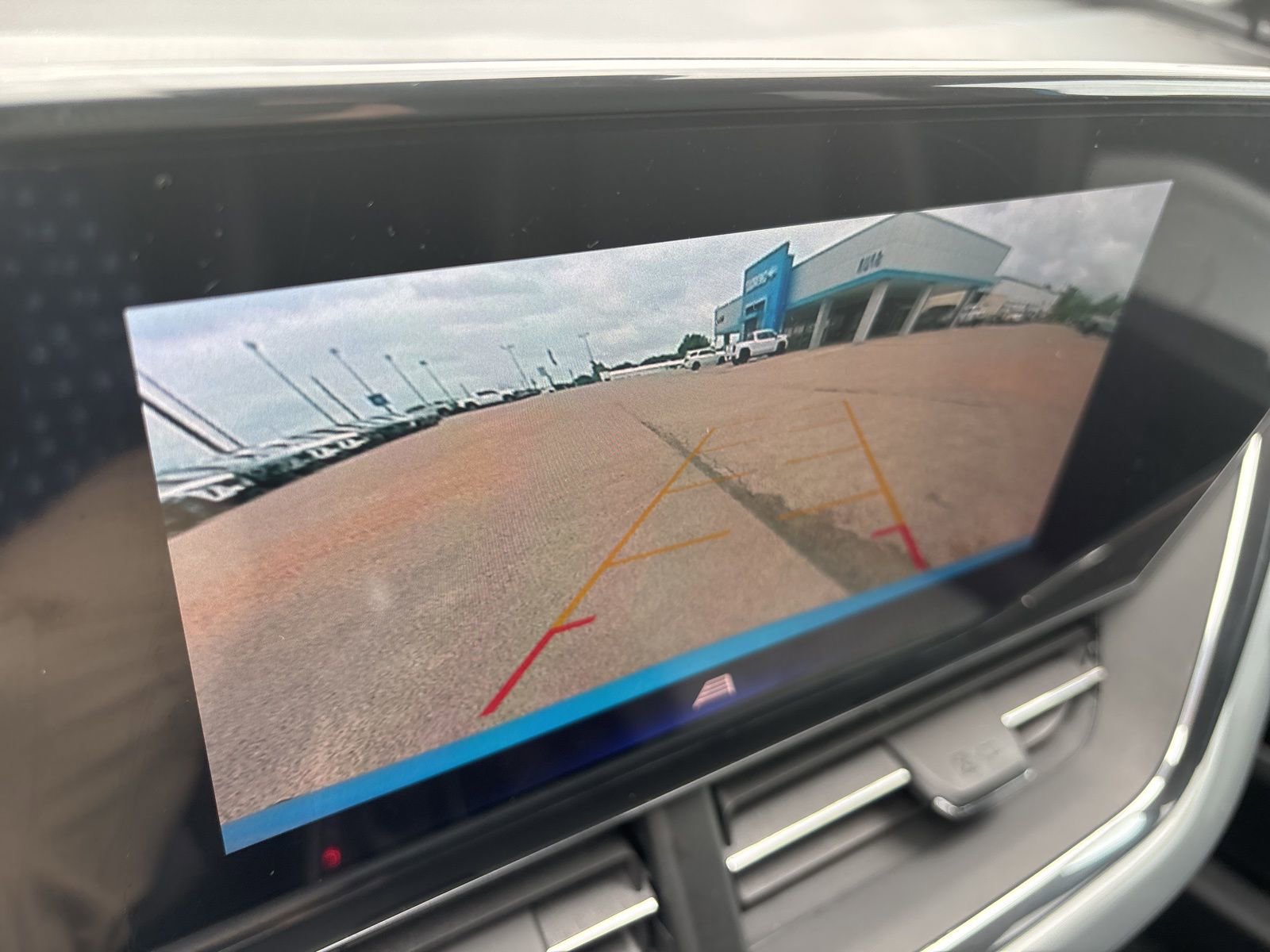 Certified 2025 Chevrolet Trax LT w/ Driver Confidence Package FWD image 20