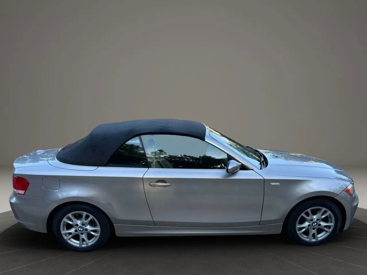 Used 2009 BMW 128i Convertible image 7