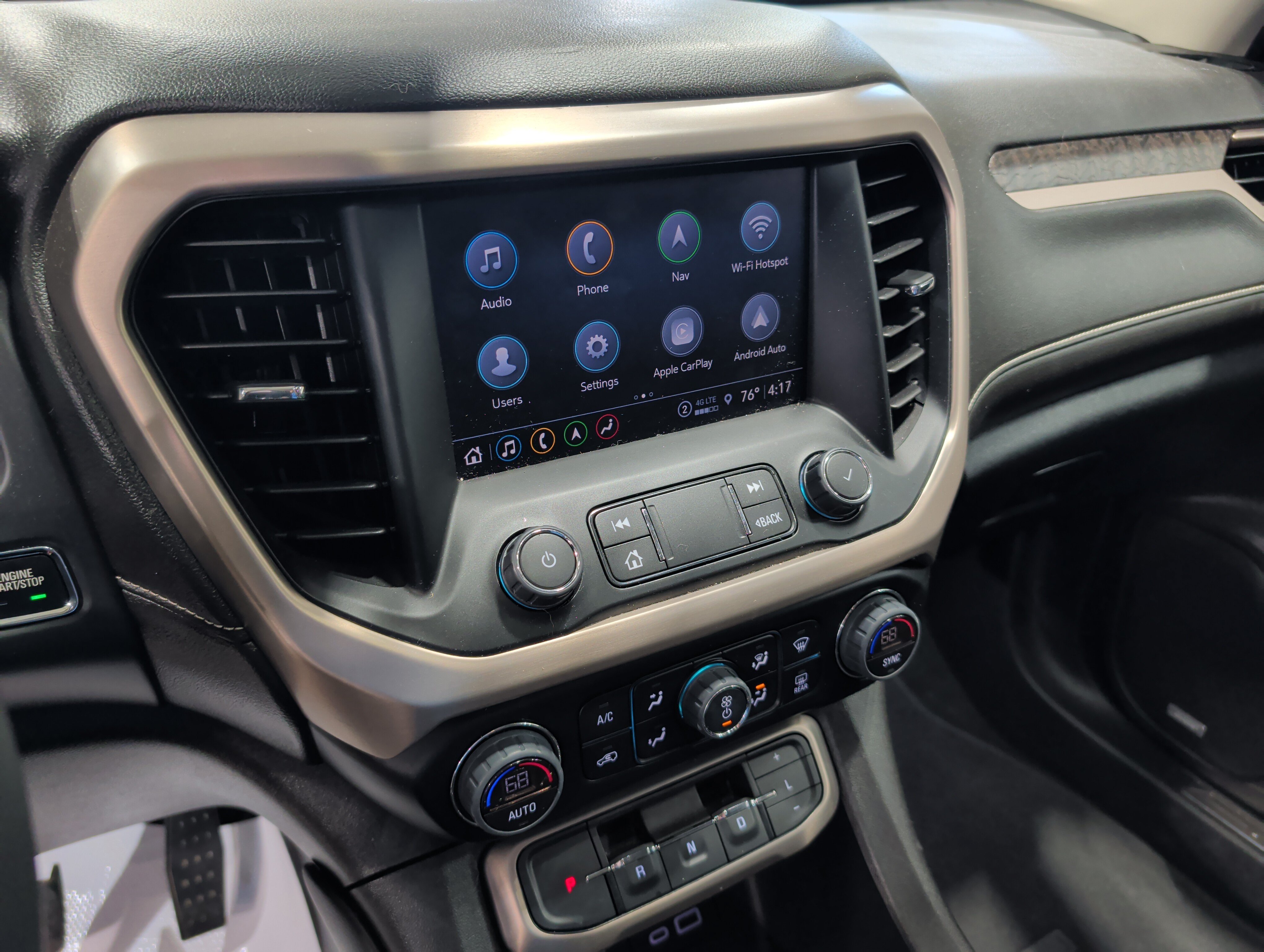 Used 2023 GMC Acadia Denali w/ Denali Ultimate Package AWD/4WD image 11