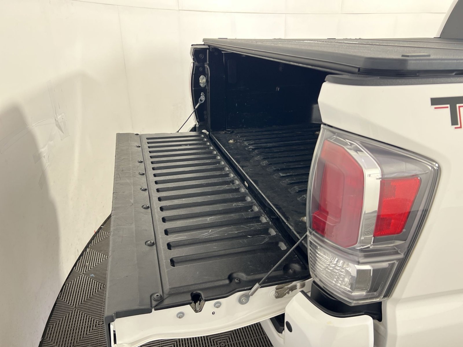 Used 2021 Toyota Tacoma TRD Off-Road w/ Technology Package image 25