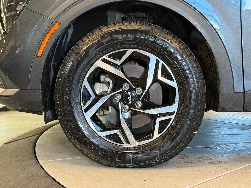 Used 2023 Kia Sportage LX image 23