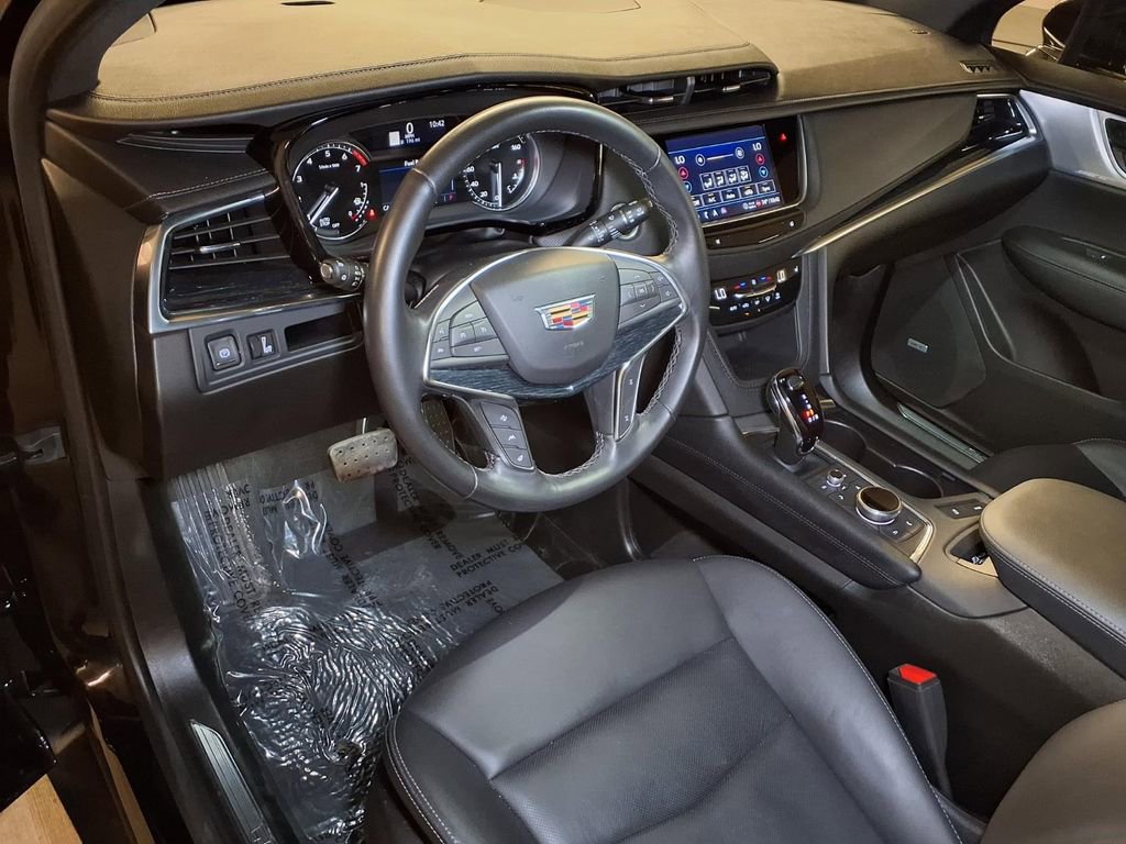 Certified 2024 Cadillac XT5 Premium Luxury AWD/4WD image 3
