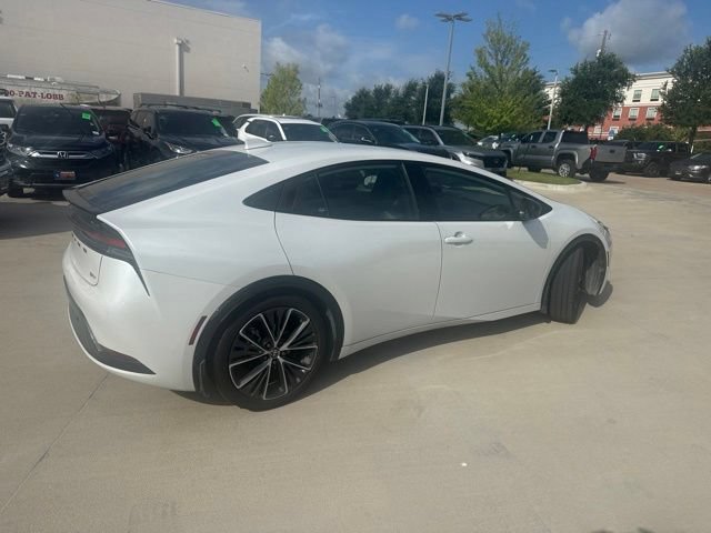 Used 2024 Toyota Prius XLE FWD image 3