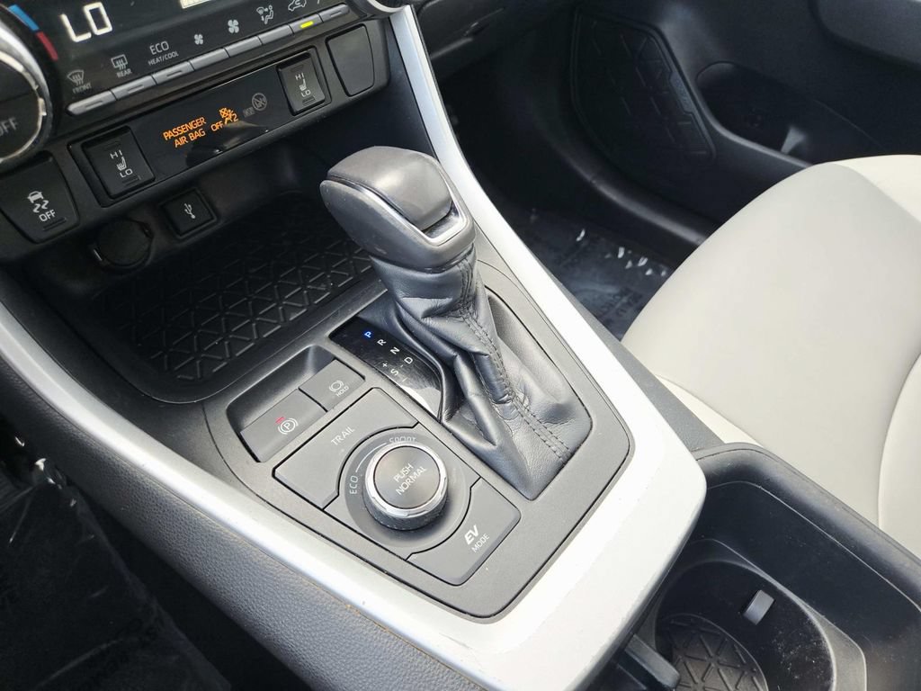 Used 2022 Toyota RAV4 XLE Premium AWD/4WD image 29