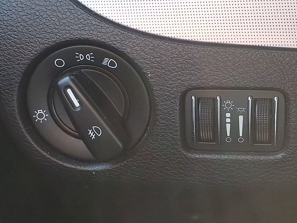 Used 2011 Dodge Grand Caravan R/T image 23