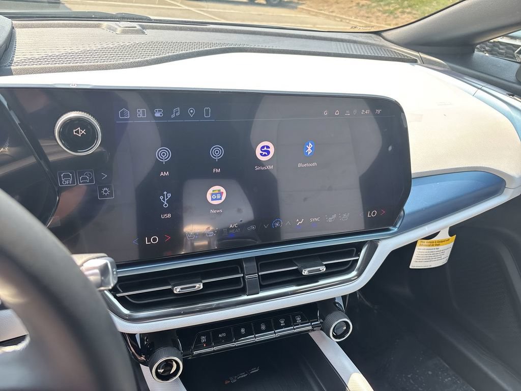 New 2026 Chevrolet Equinox EV LT w/ Convenience Package II AWD/4WD image 14