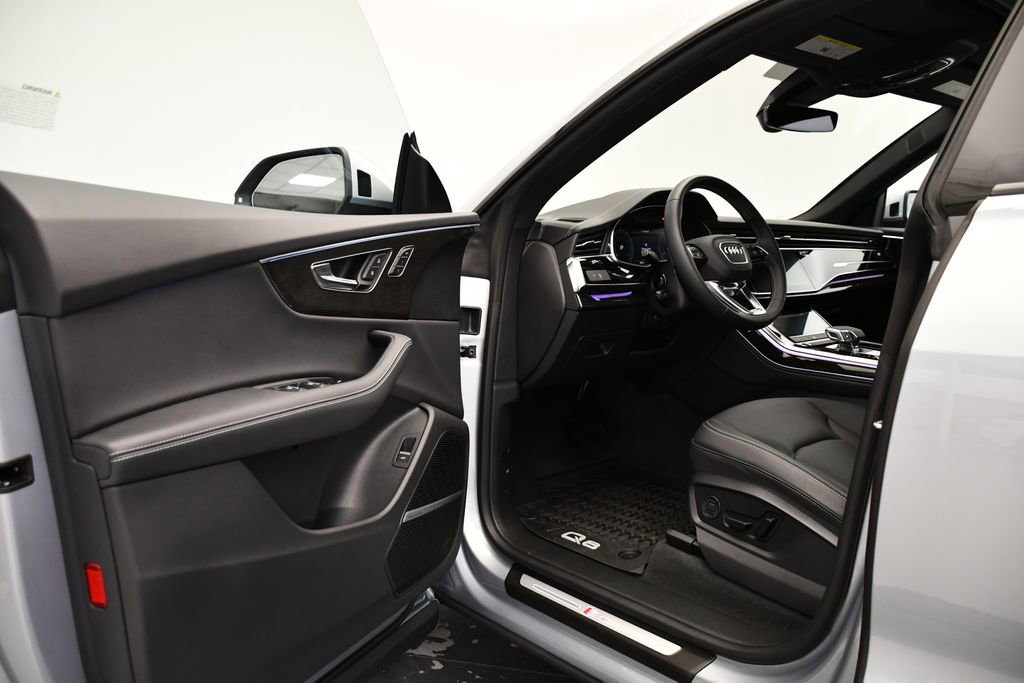 Used 2025 Audi Q8 Premium Plus image 36