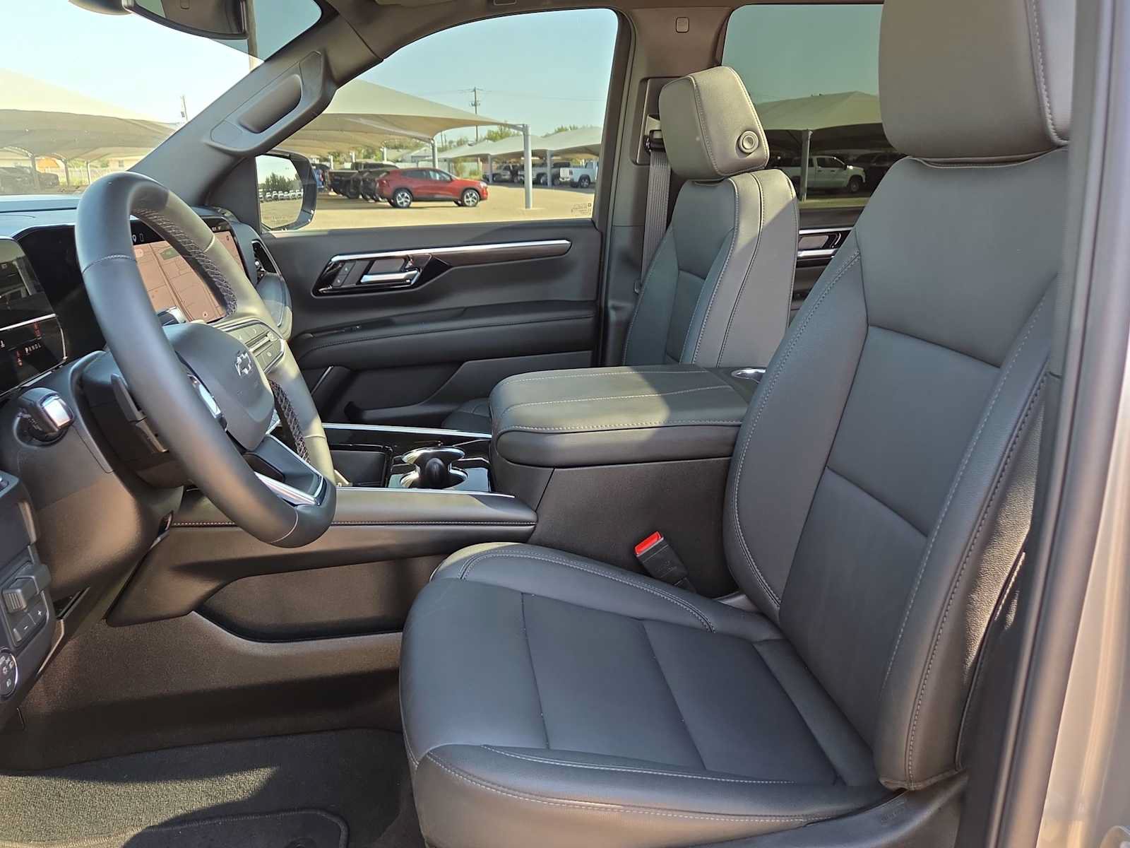 Used 2026 Chevrolet Tahoe Z71 w/ Comfort Package AWD/4WD image 15
