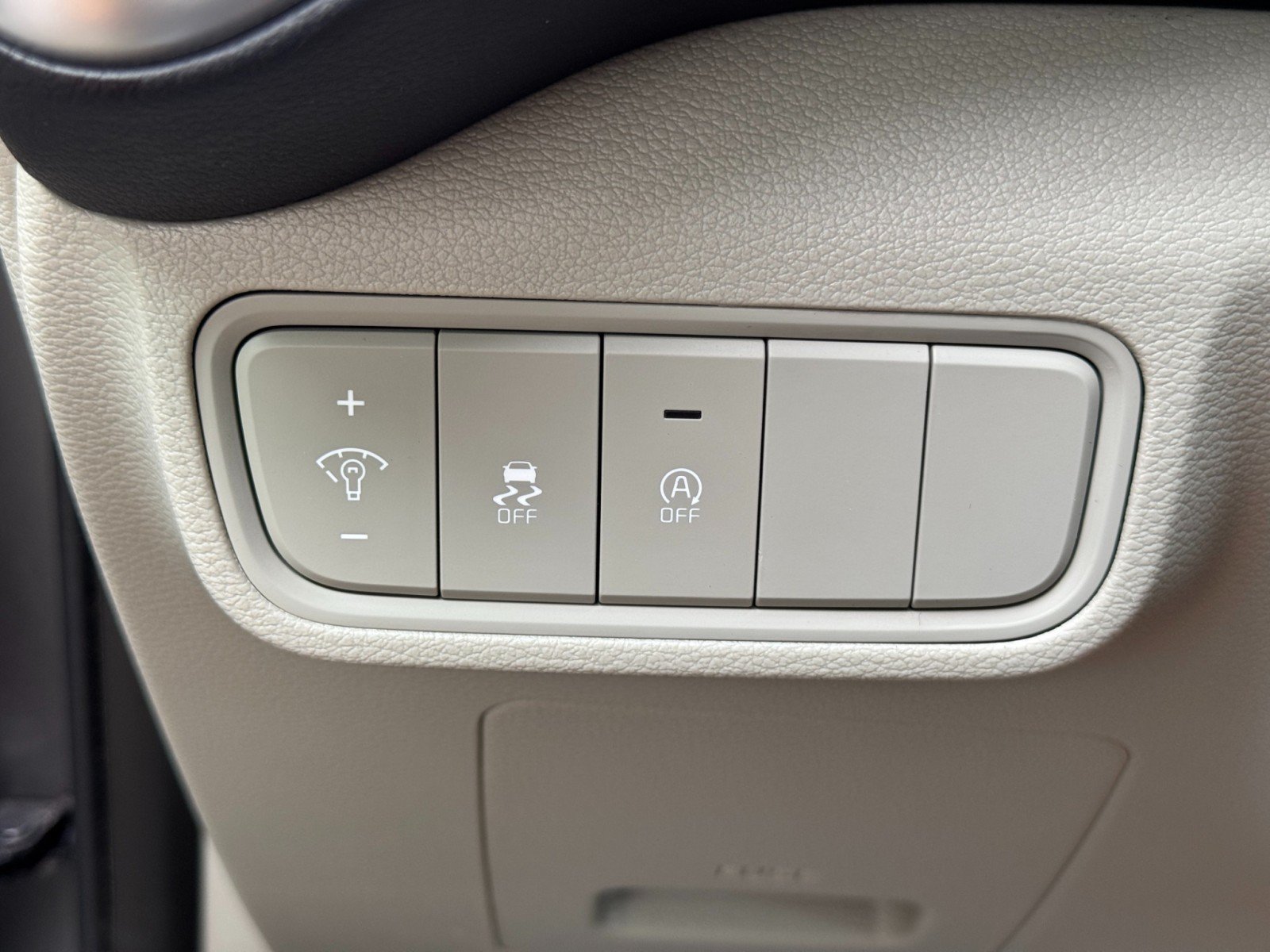 Used 2023 Kia Soul LX w/ LX Technology Package FWD image 16