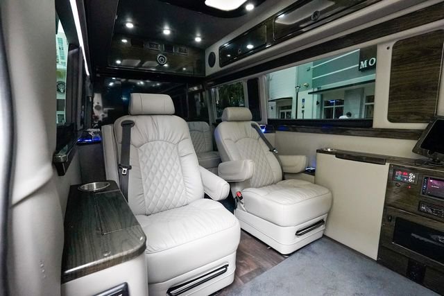 Used 2018 Mercedes-Benz Sprinter 3500 image 55