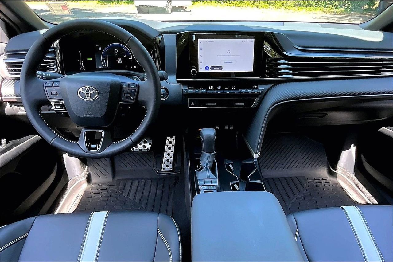 Used 2026 Toyota Camry SE AWD/4WD image 7