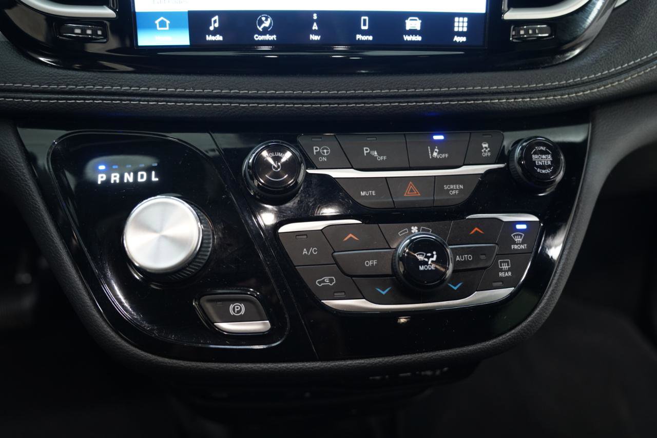 Used 2021 Chrysler Pacifica Touring-L w/ Uconnect Theater Family Group image 20