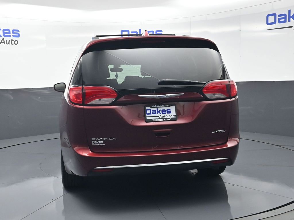 Used 2018 Chrysler Pacifica Limited image 7