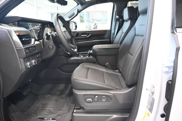 New 2026 GMC Yukon Denali w/ Denali Reserve Package AWD/4WD image 9