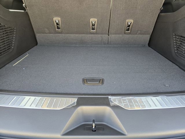 New 2026 Chevrolet Suburban Premier w/ Sun And Tow Package AWD/4WD image 25