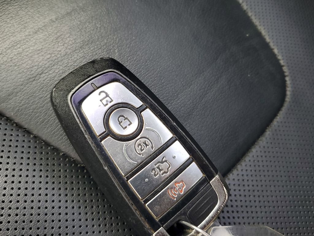 Used 2018 Ford Fusion Titanium image 28