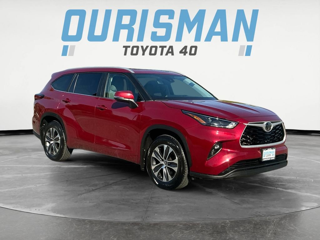 Used 2023 Toyota Highlander XLE FWD image 1