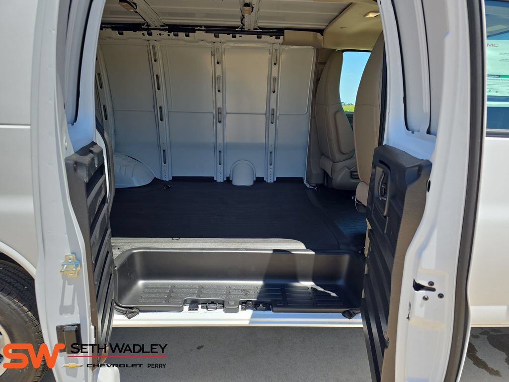 New 2026 GMC Savana 2500 w/ Driver Convenience Package RWD image 11