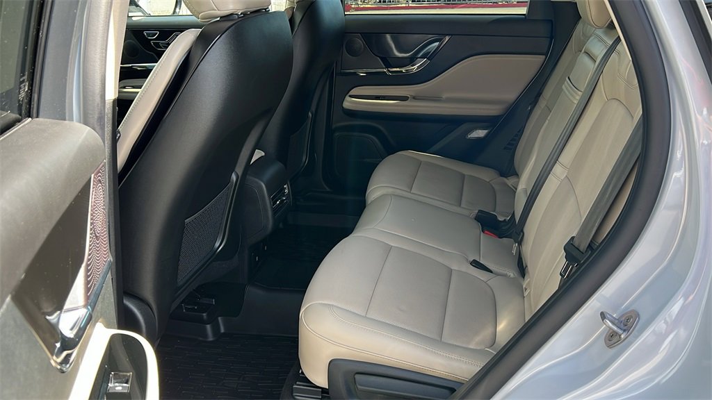 Used 2025 Lincoln Corsair Reserve w/ Jet Appearance Package image 10