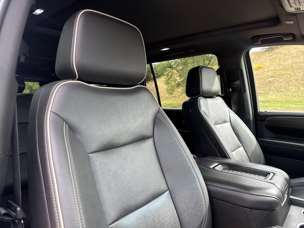Used 2022 GMC Yukon XL SLT w/ SLT Premium Package AWD/4WD image 33