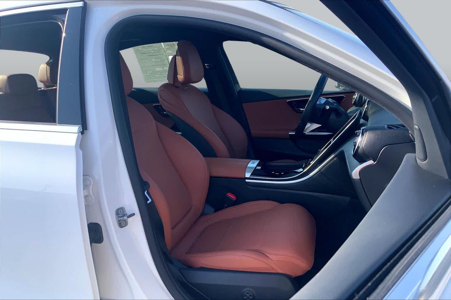 Used 2025 Mercedes-Benz C 300 Sedan image 9