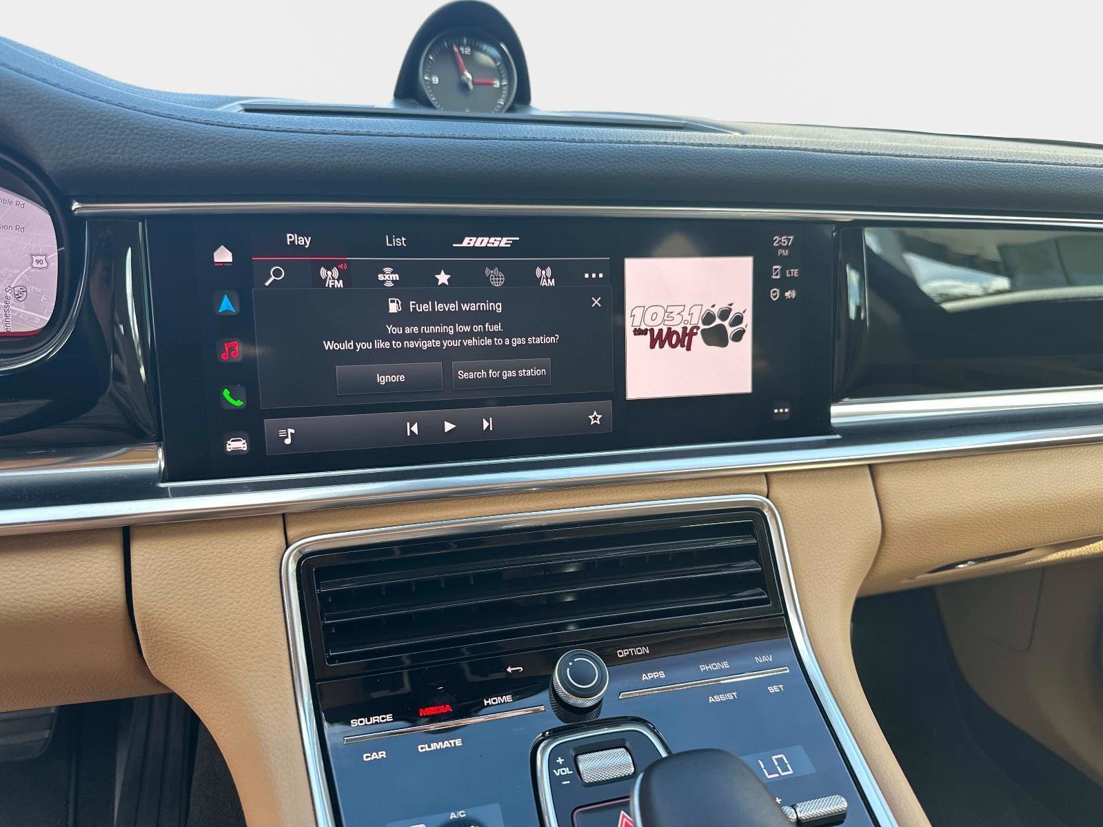 Used 2022 Porsche Panamera image 21