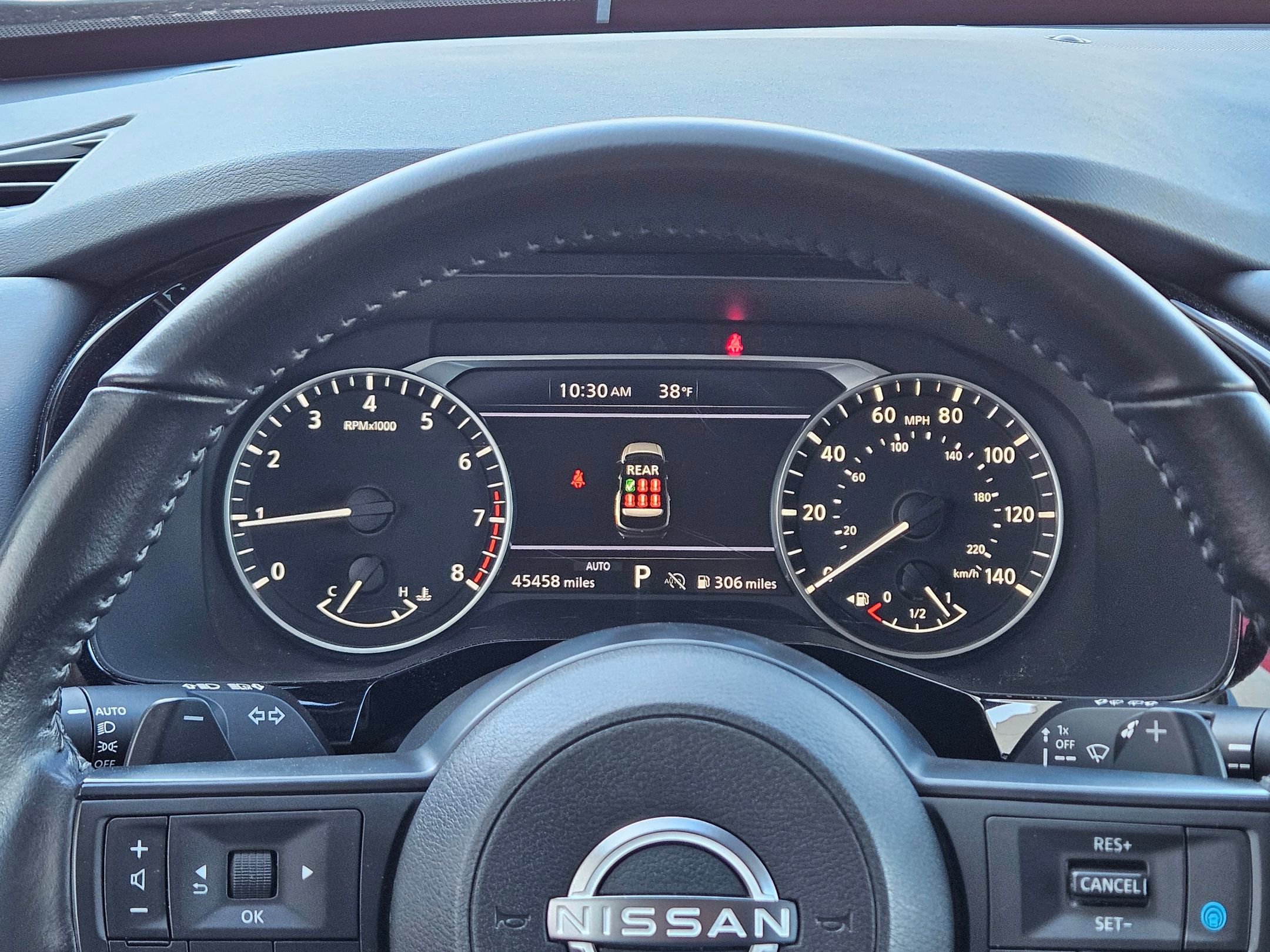 Used 2024 Nissan Pathfinder SV image 16