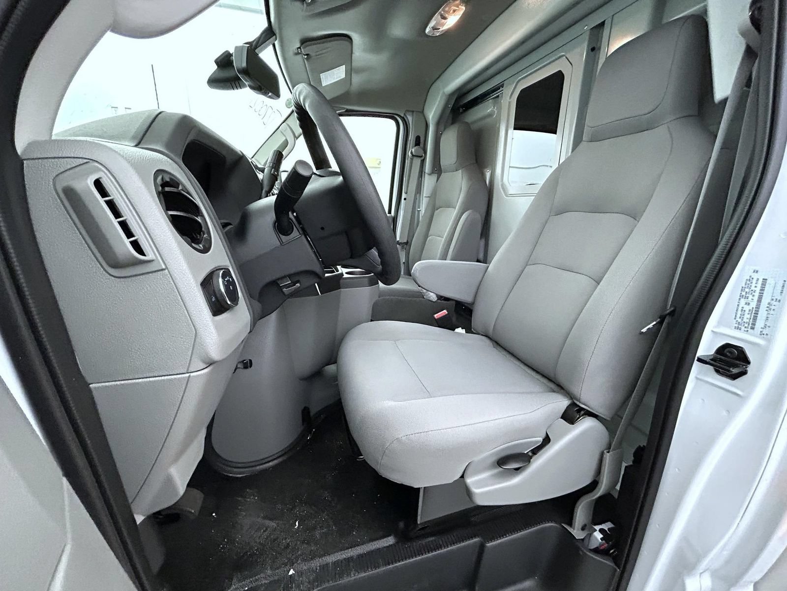 New 2027 Ford E-350 and Econoline 350 Super Duty w/ Power Equipment Group RWD image 10