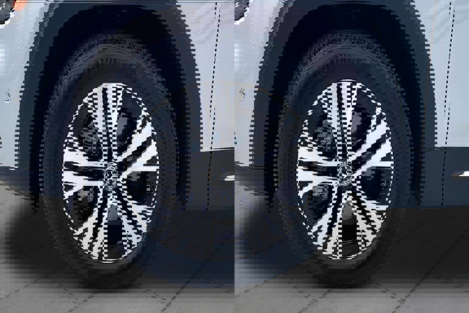 Used 2025 Mercedes-Benz GLB 250 image 10