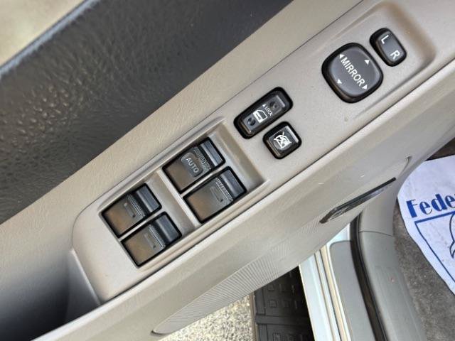 Used 2005 Toyota 4Runner Limited AWD/4WD image 19