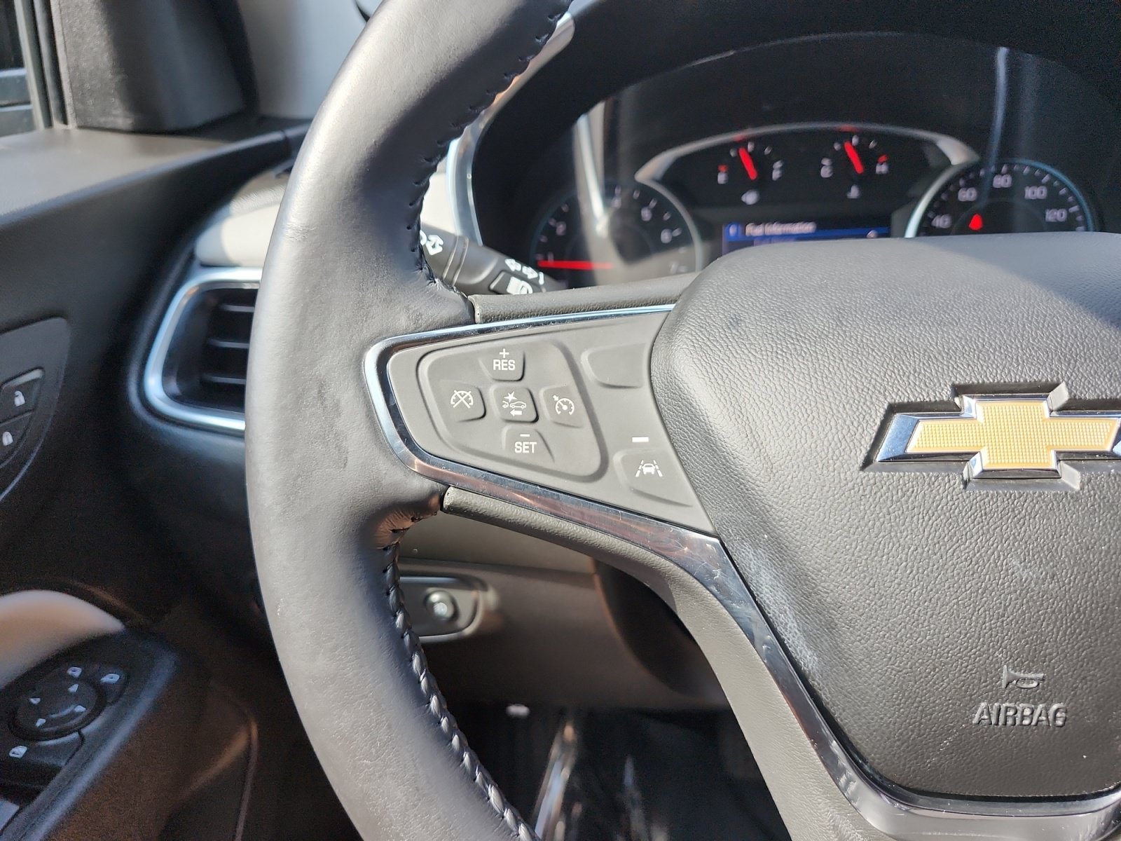 Used 2021 Chevrolet Equinox LT w/ Driver Convenience Package FWD image 25