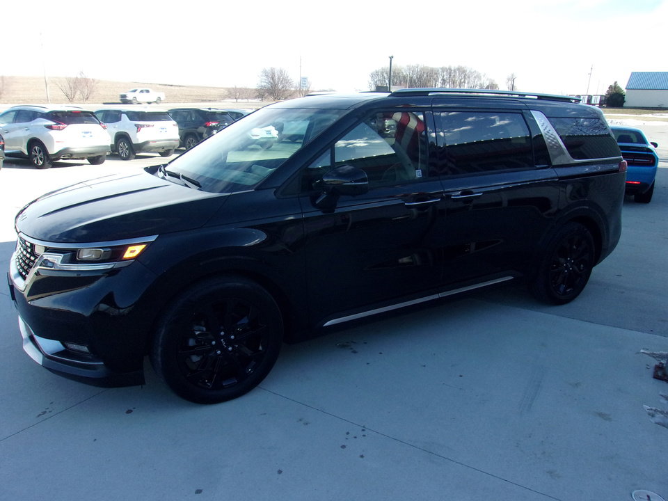 Used 2024 Kia Carnival SX Prestige image 6