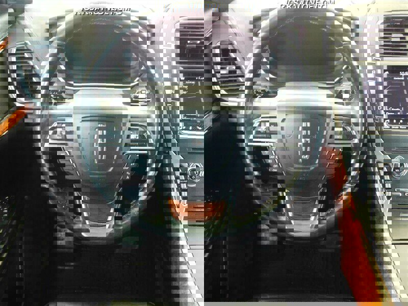 Used 2019 Lincoln Nautilus Select image 8