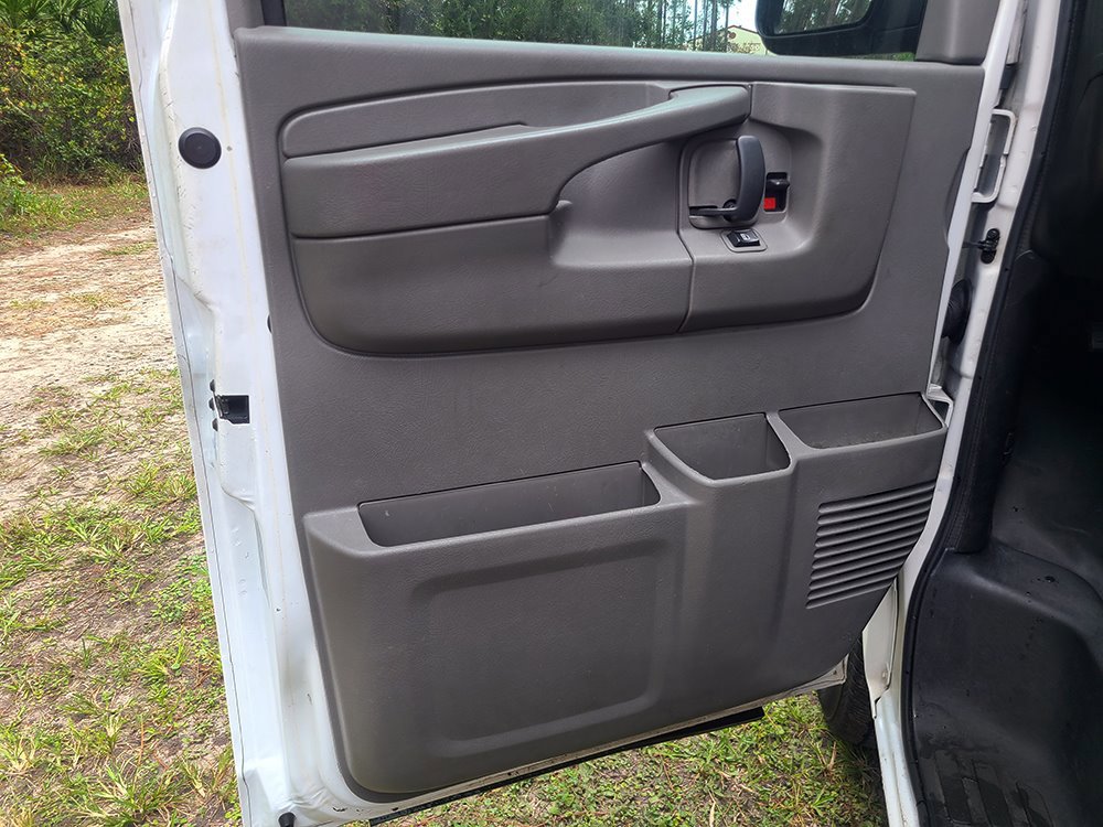 Used 2014 Chevrolet Express 1500 image 13