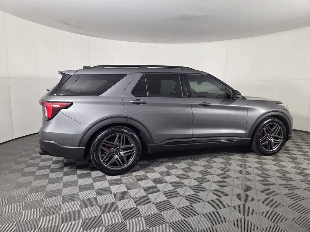 Used 2025 Ford Explorer ST w/ Sun And Sound Package AWD/4WD image 5