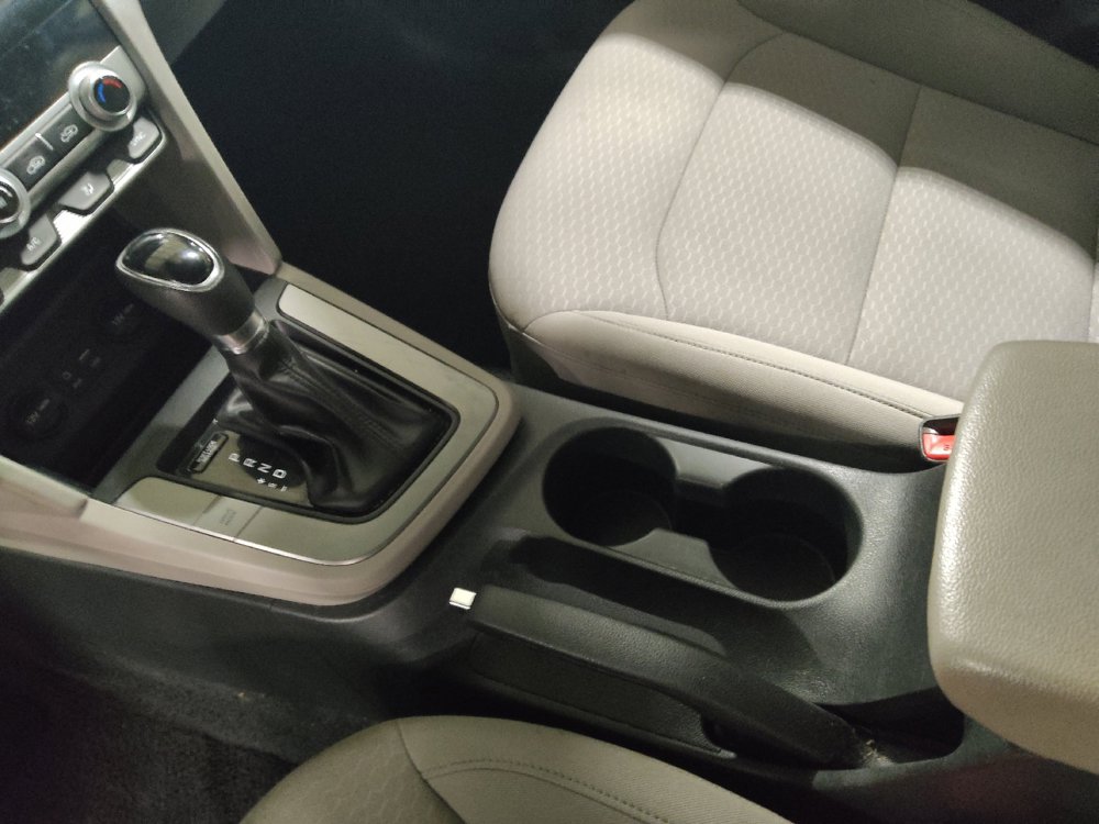 Used 2020 Hyundai Elantra SEL FWD image 26