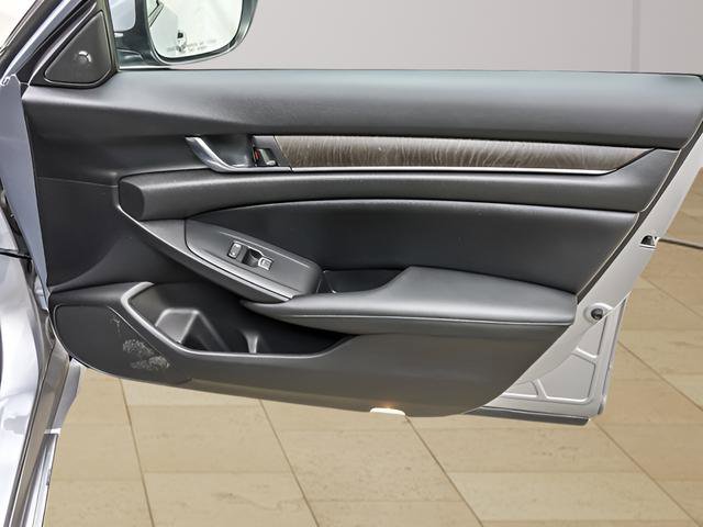 Used 2021 Honda Accord Touring image 26