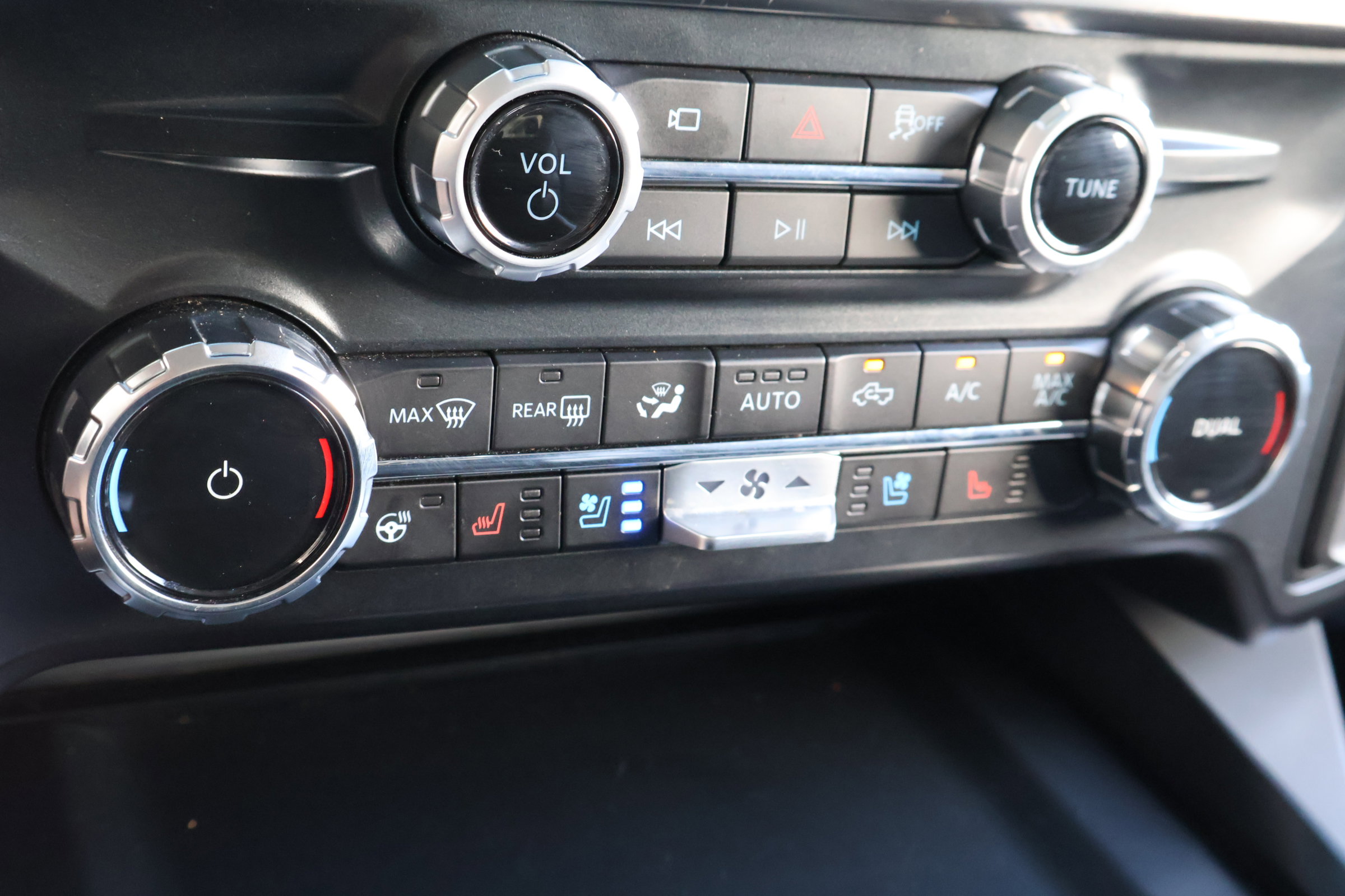 Used 2025 Ford F350 Lariat image 30