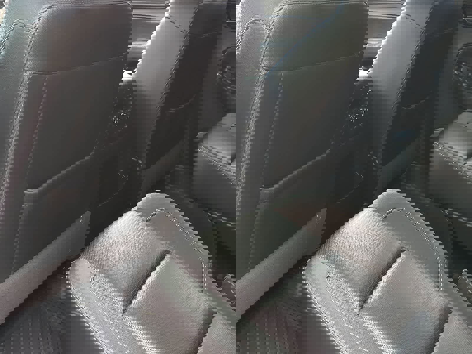 Used 2020 Chevrolet Tahoe Premier w/ Premier 6.2L Value Package image 18