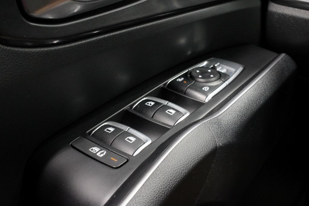 Used 2025 Kia Sorento LX FWD image 24
