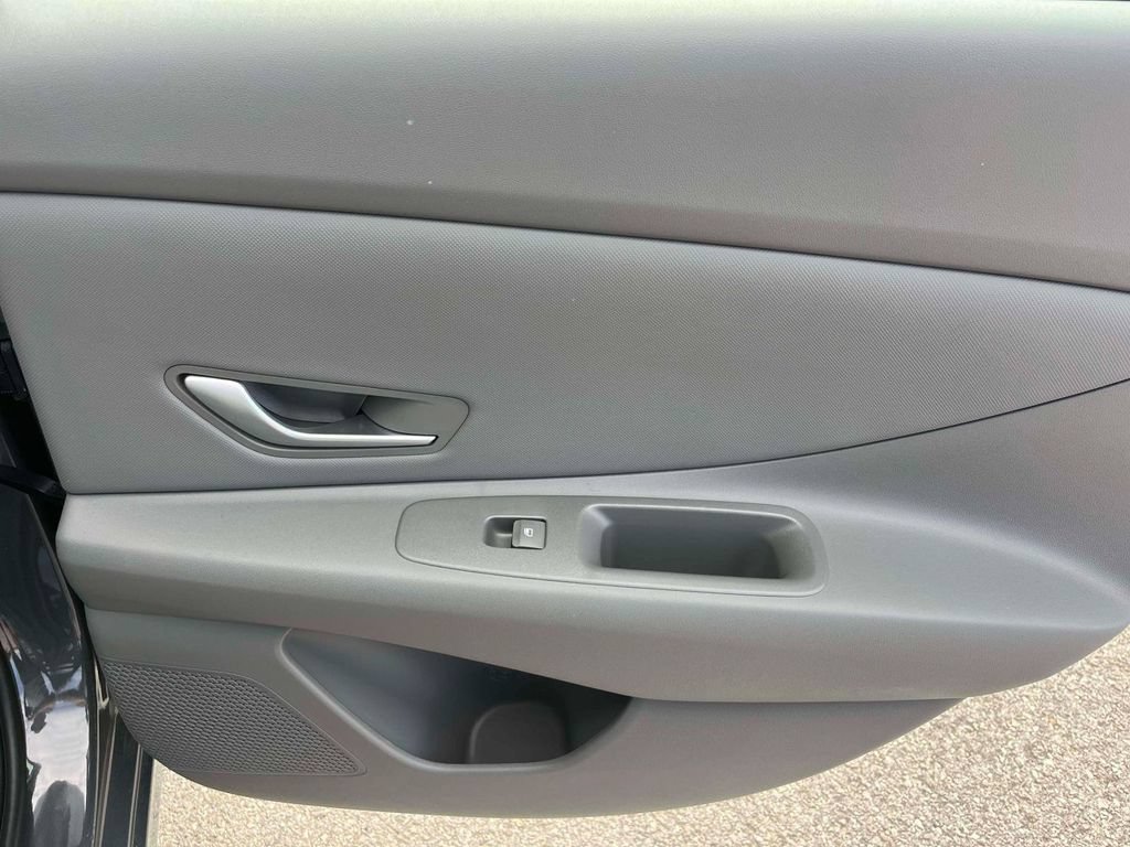 Used 2026 Hyundai Elantra Sport w/ Cargo Package FWD image 7