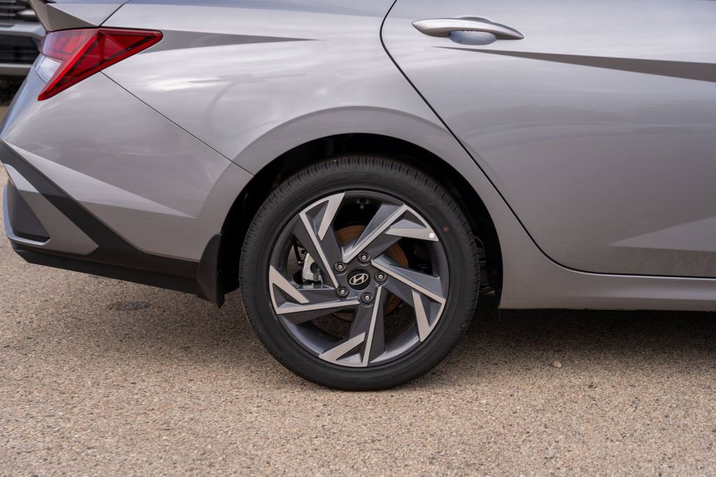 New 2025 Hyundai Elantra SEL image 9