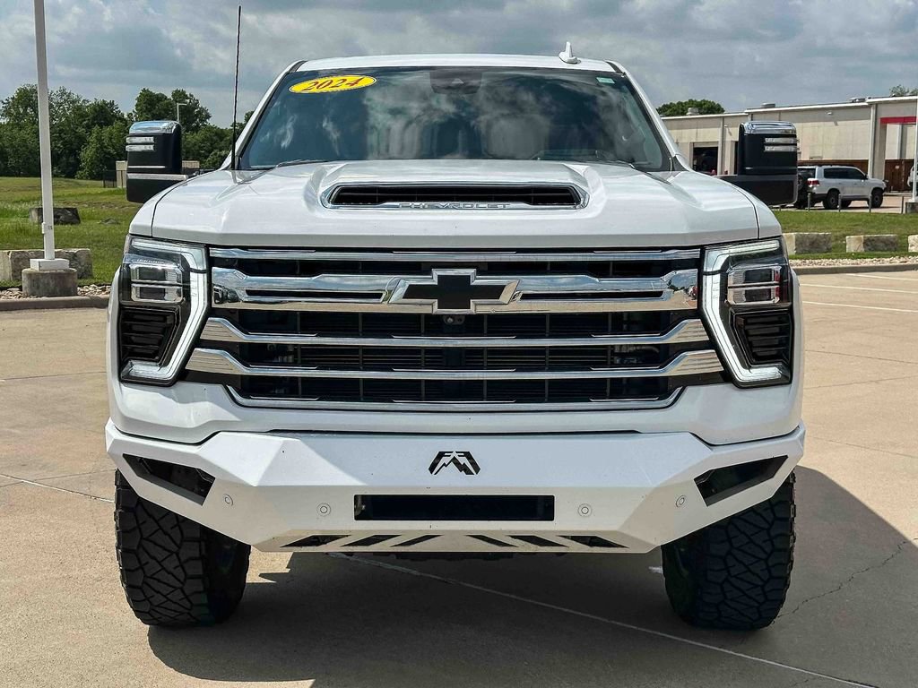 Used 2024 Chevrolet Silverado 3500 High Country w/ Technology Package AWD/4WD image 8
