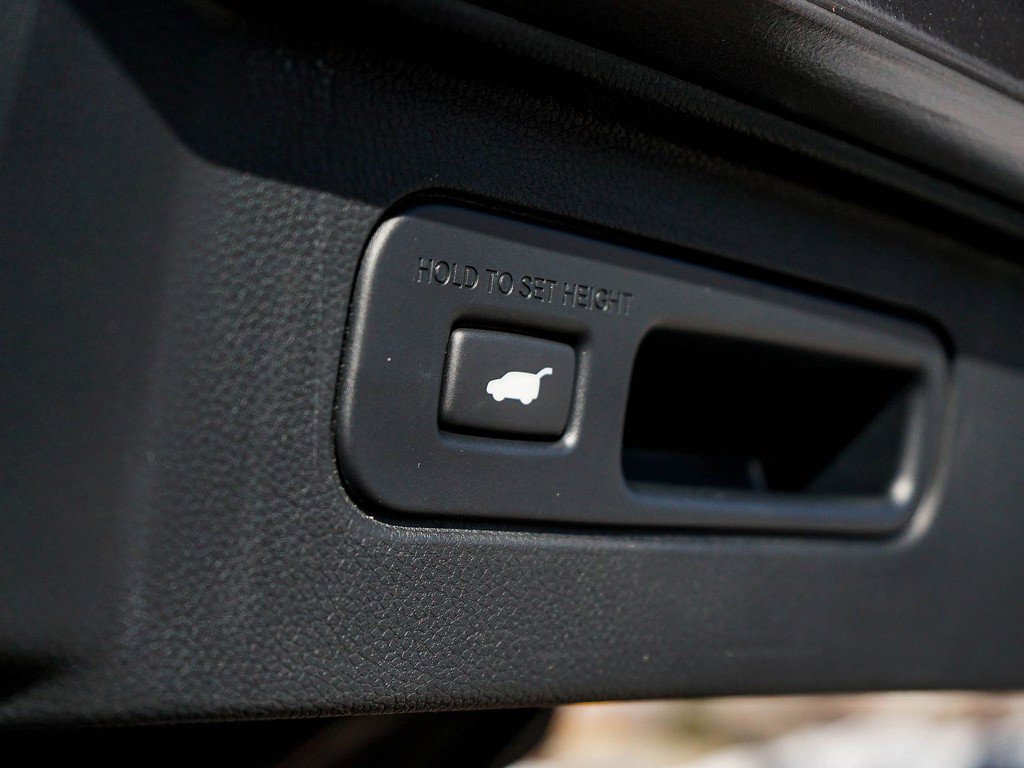 New 2025 Honda Pilot Touring image 9