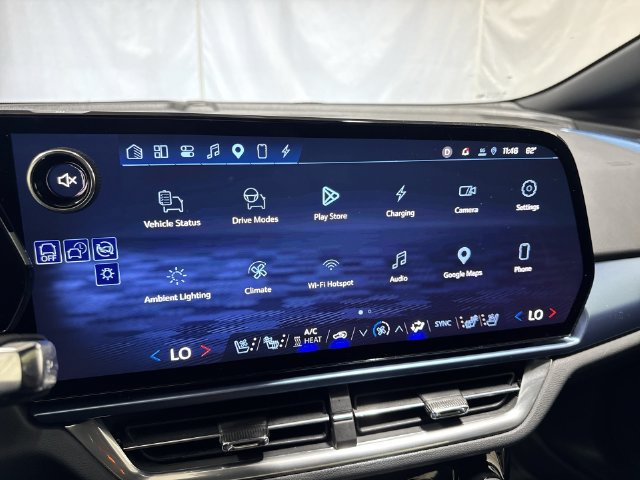 Used 2024 Chevrolet Equinox EV LT FWD image 17