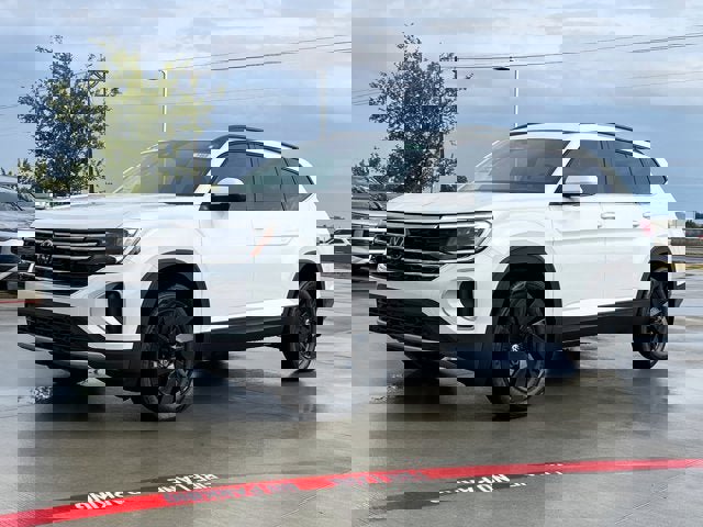 New 2026 Volkswagen Atlas SE FWD image 2