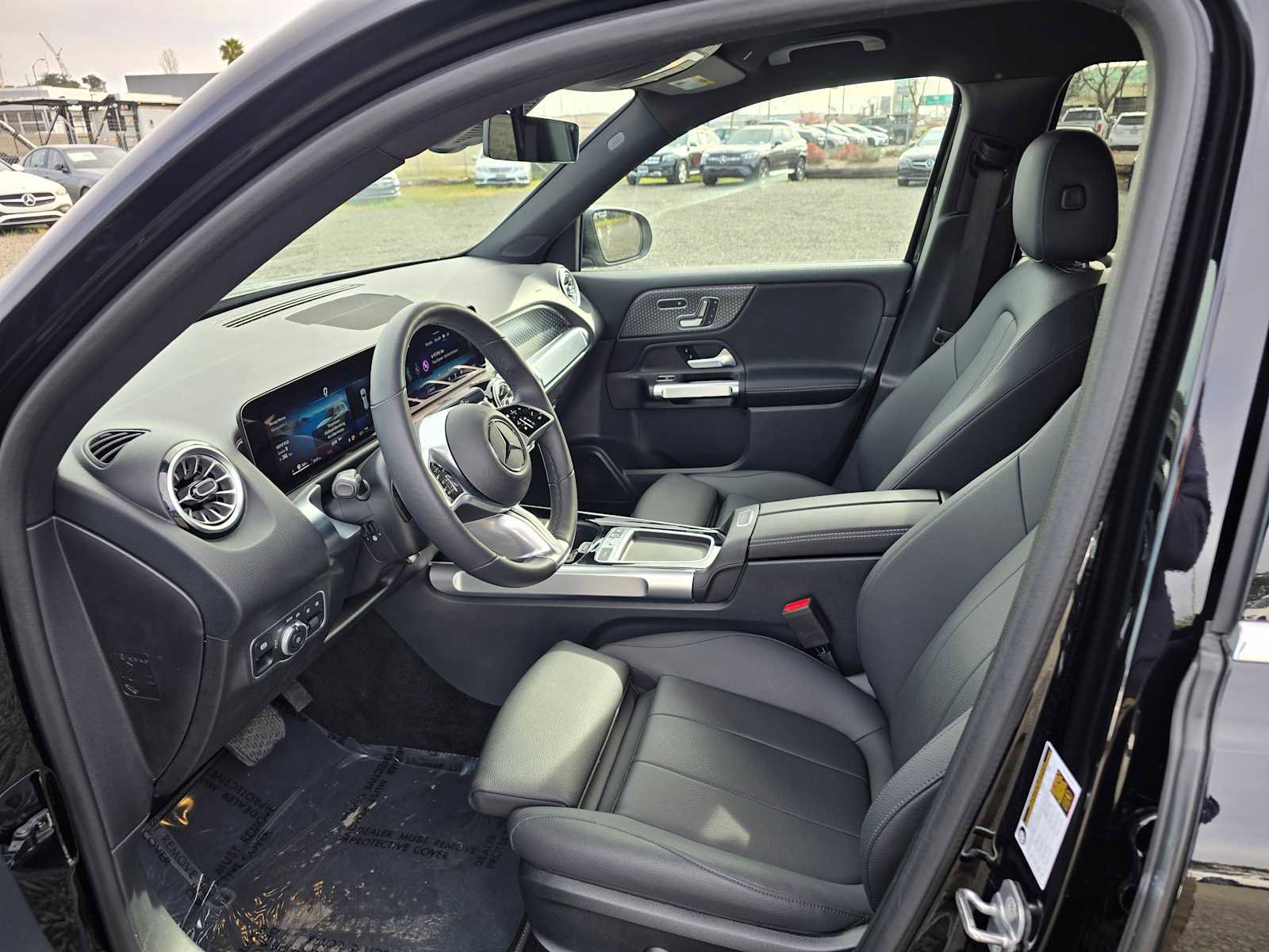 Used 2025 Mercedes-Benz GLB 250 4MATIC image 22