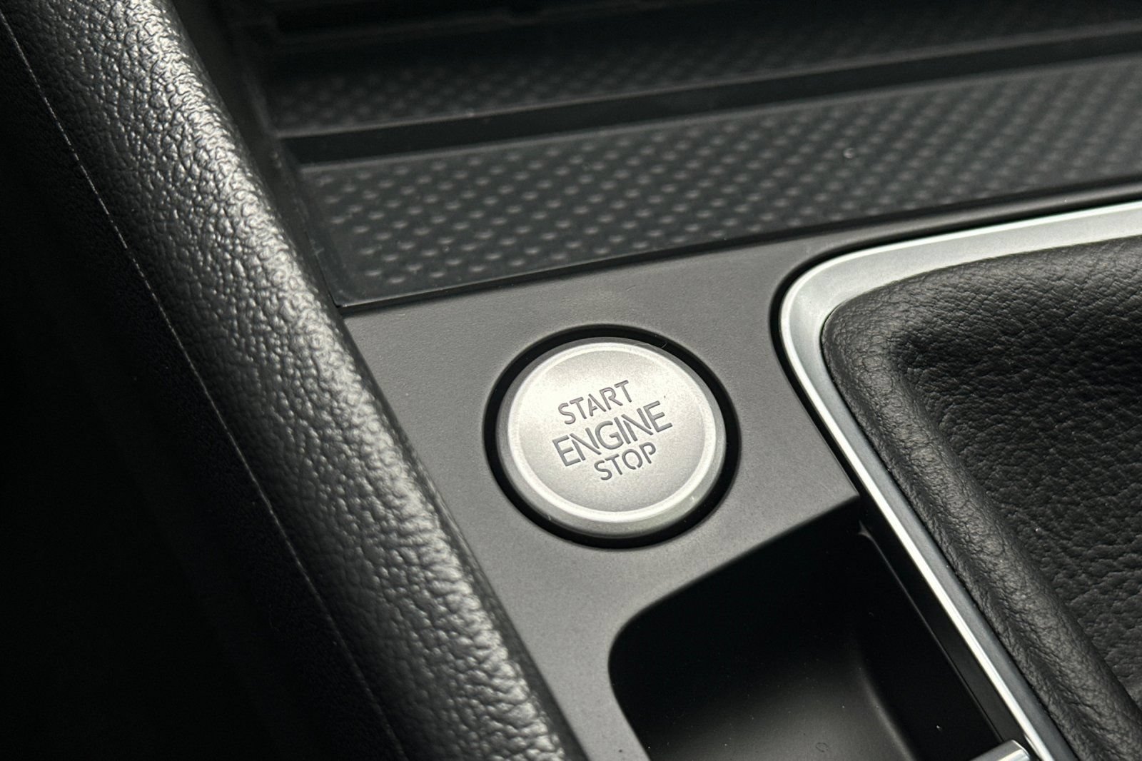 New 2026 Volkswagen Jetta SEL FWD image 19