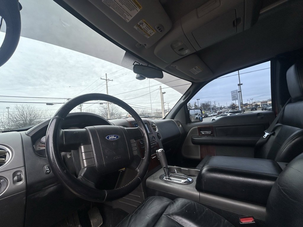 Used 2005 Ford F150 Lariat image 16